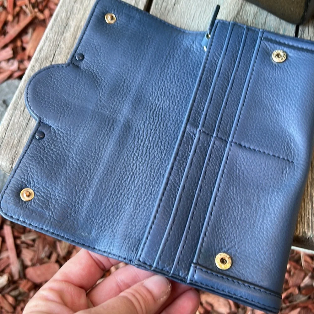 TORY BURCH Blue Snap Front/Magnetic Logo Amanda Wallet